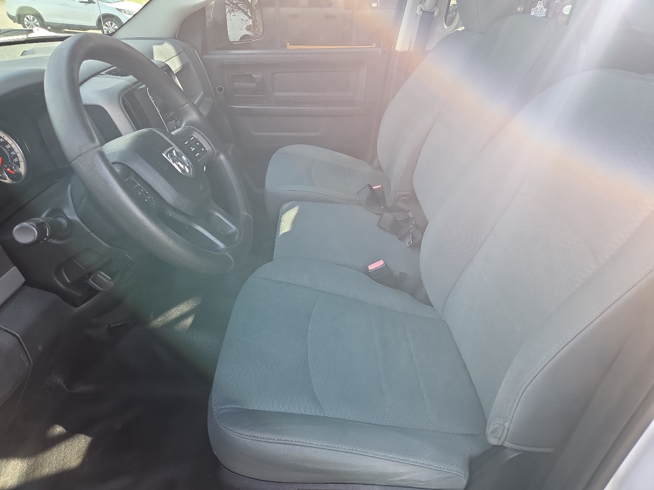 RAM 1500 4WD Quad Cab 140.5" Tradesman 2016