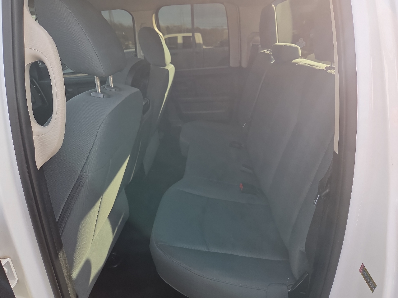 RAM 1500 4WD Quad Cab 140.5" Tradesman 2016