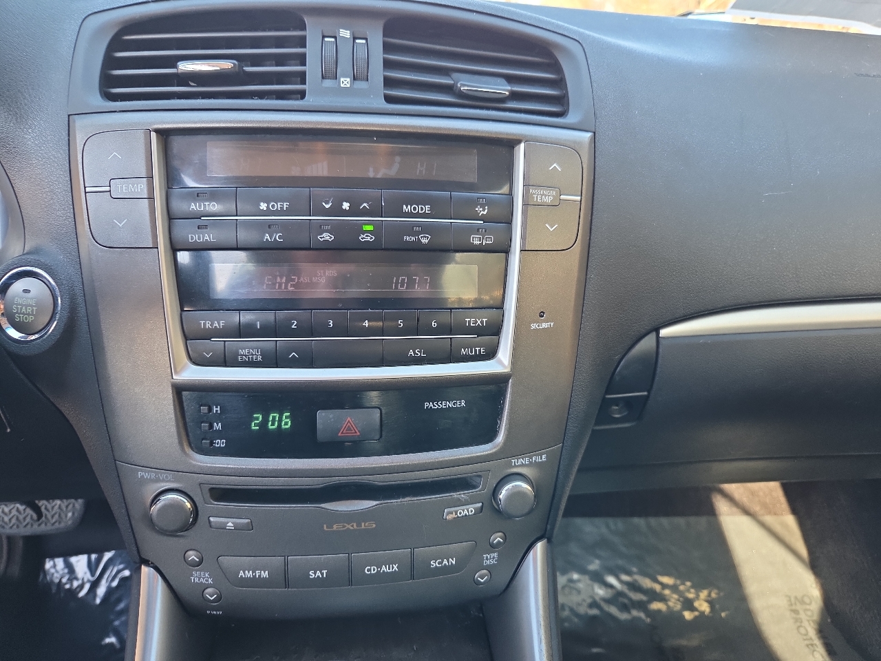 Lexus IS 250C 2dr Conv Auto 2011