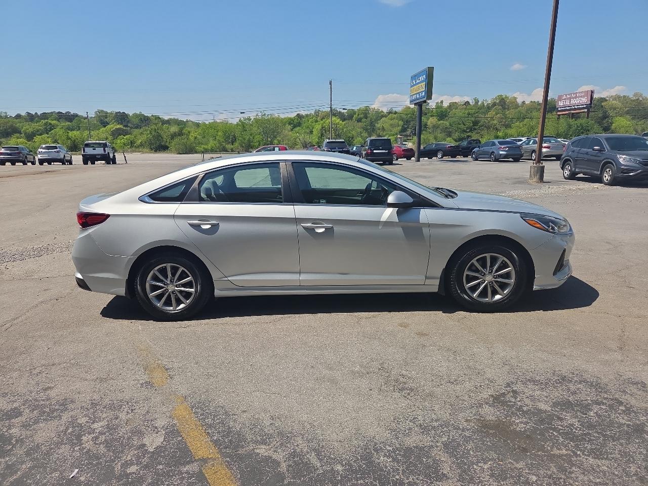 Hyundai Sonata SE 2.4L 2018