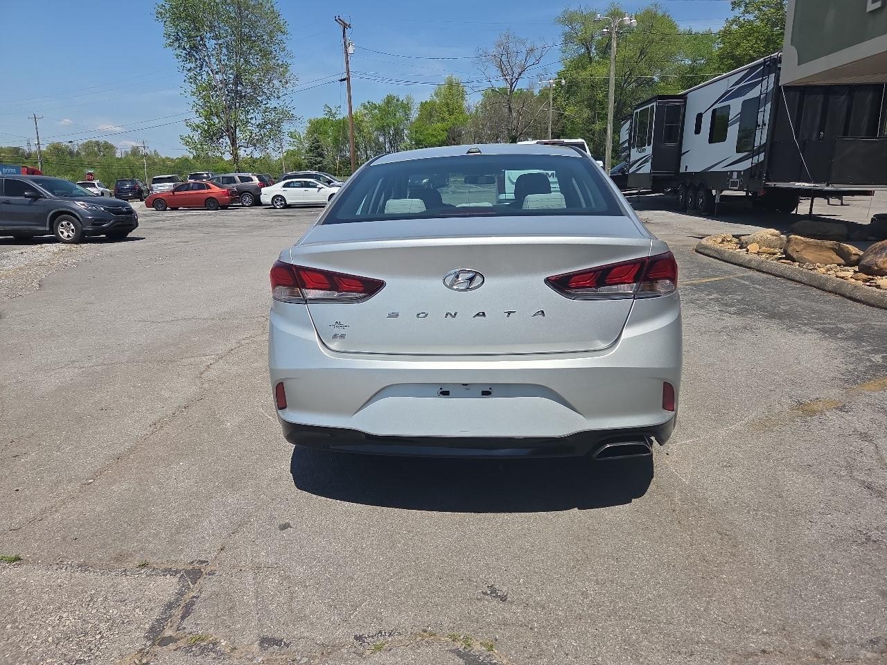 Hyundai Sonata SE 2.4L 2018