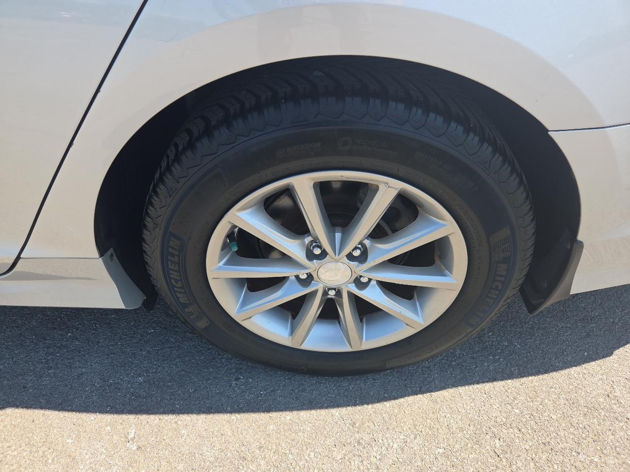 Hyundai Sonata SE 2.4L 2018