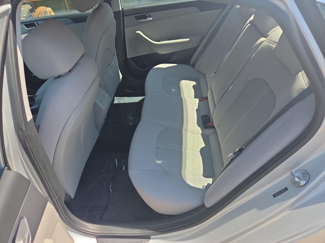 Hyundai Sonata SE 2.4L 2018