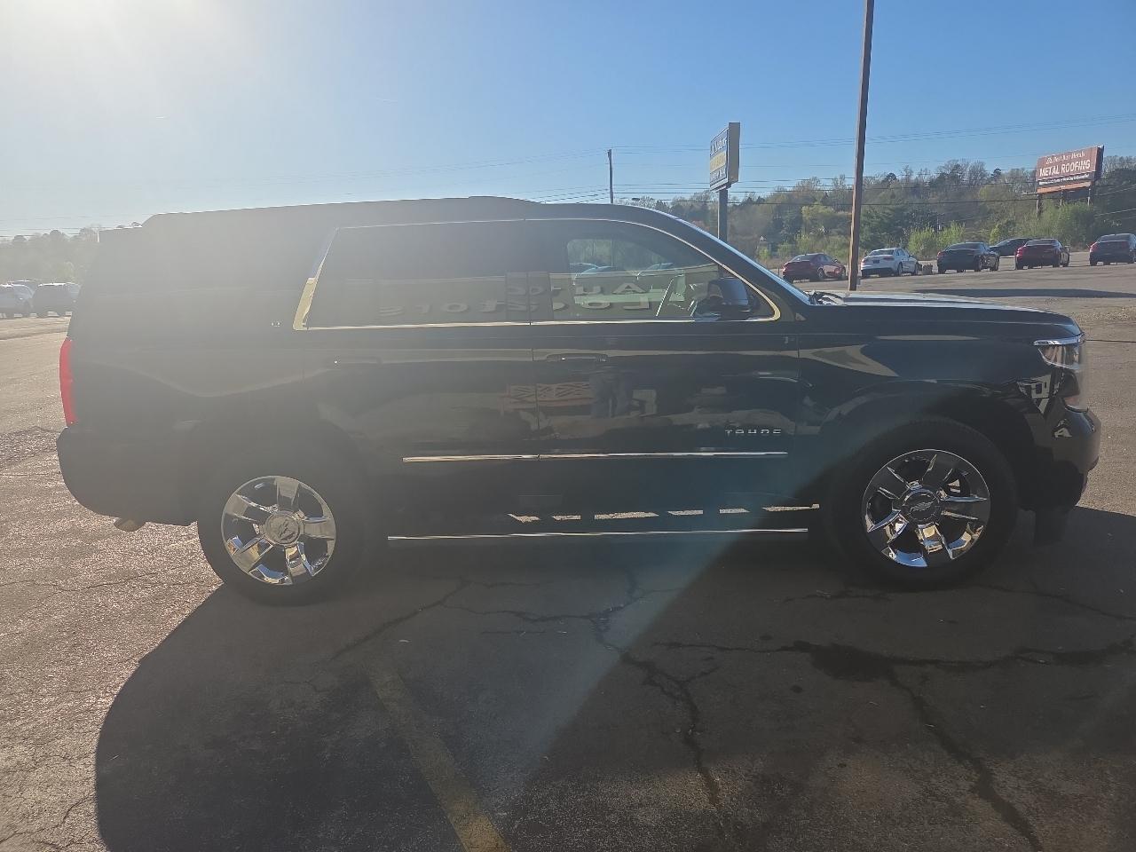 View vehicle photo 4