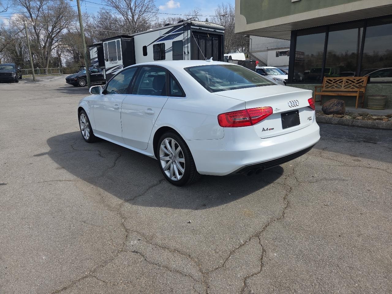 Audi A4 4dr Sdn Auto quattro 2.0T Premium 2014