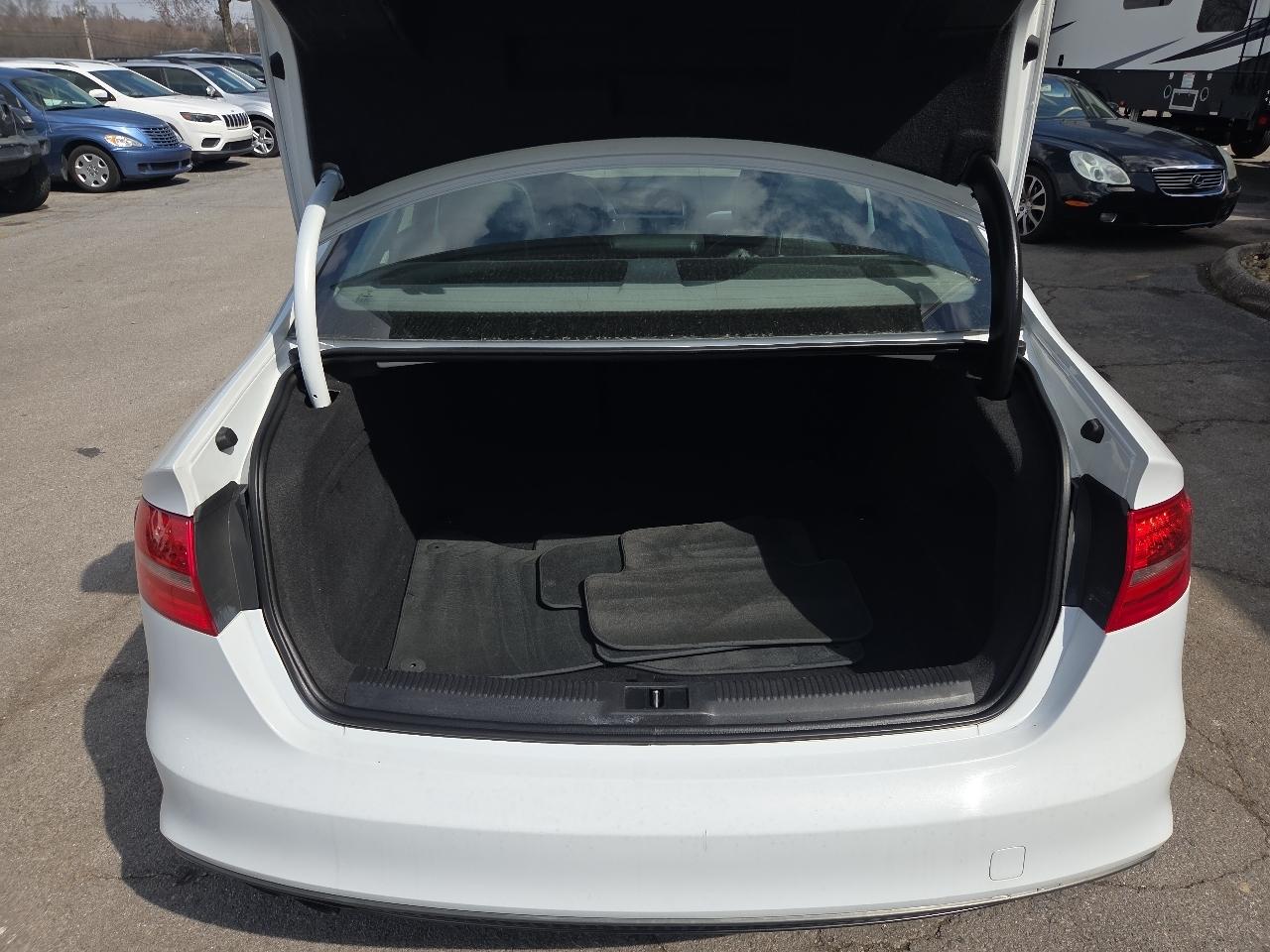 Audi A4 4dr Sdn Auto quattro 2.0T Premium 2014