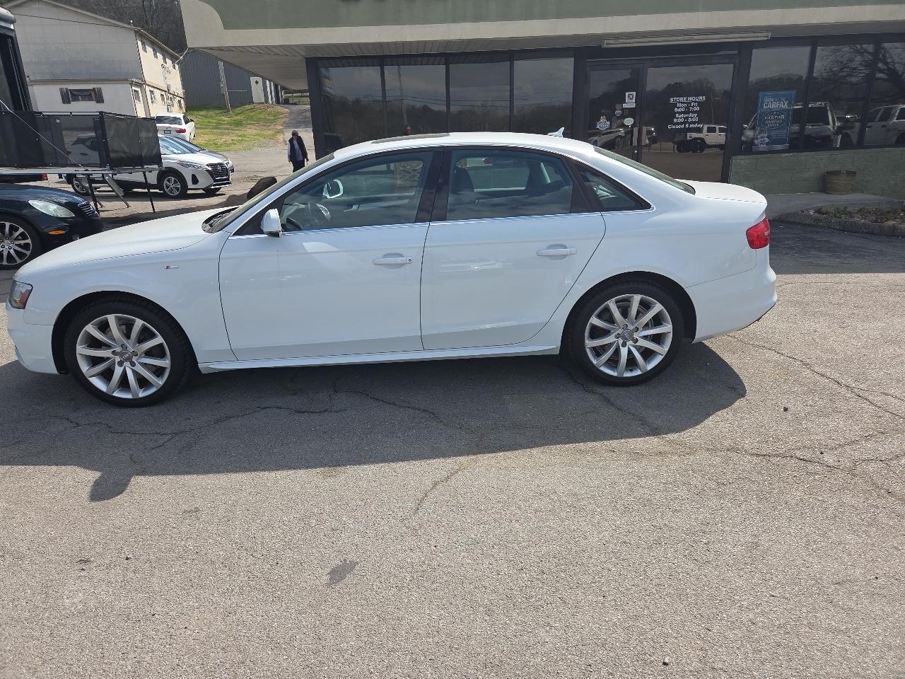 Audi A4 4dr Sdn Auto quattro 2.0T Premium 2014