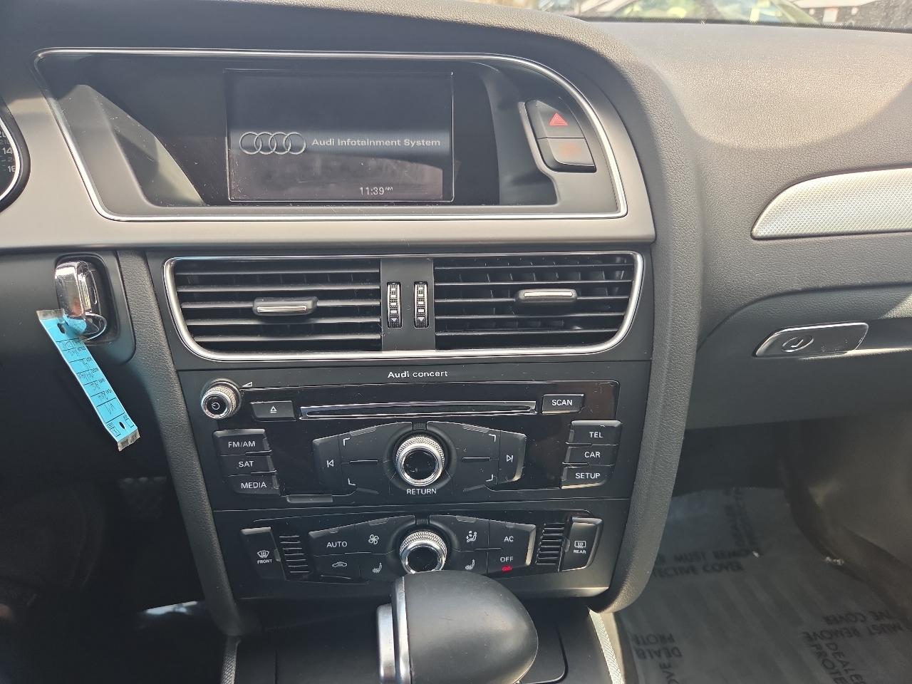 Audi A4 4dr Sdn Auto quattro 2.0T Premium 2014