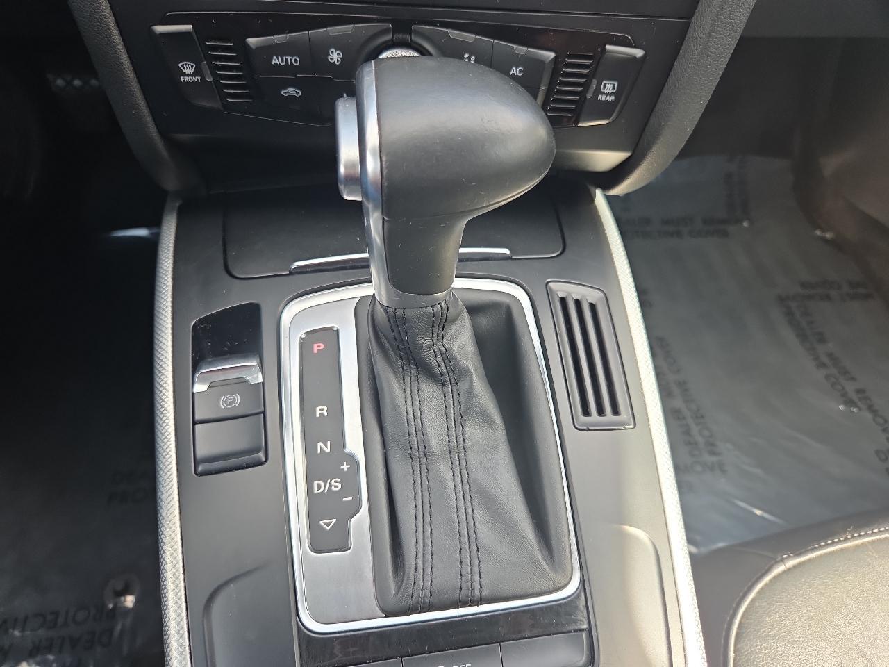 Audi A4 4dr Sdn Auto quattro 2.0T Premium 2014