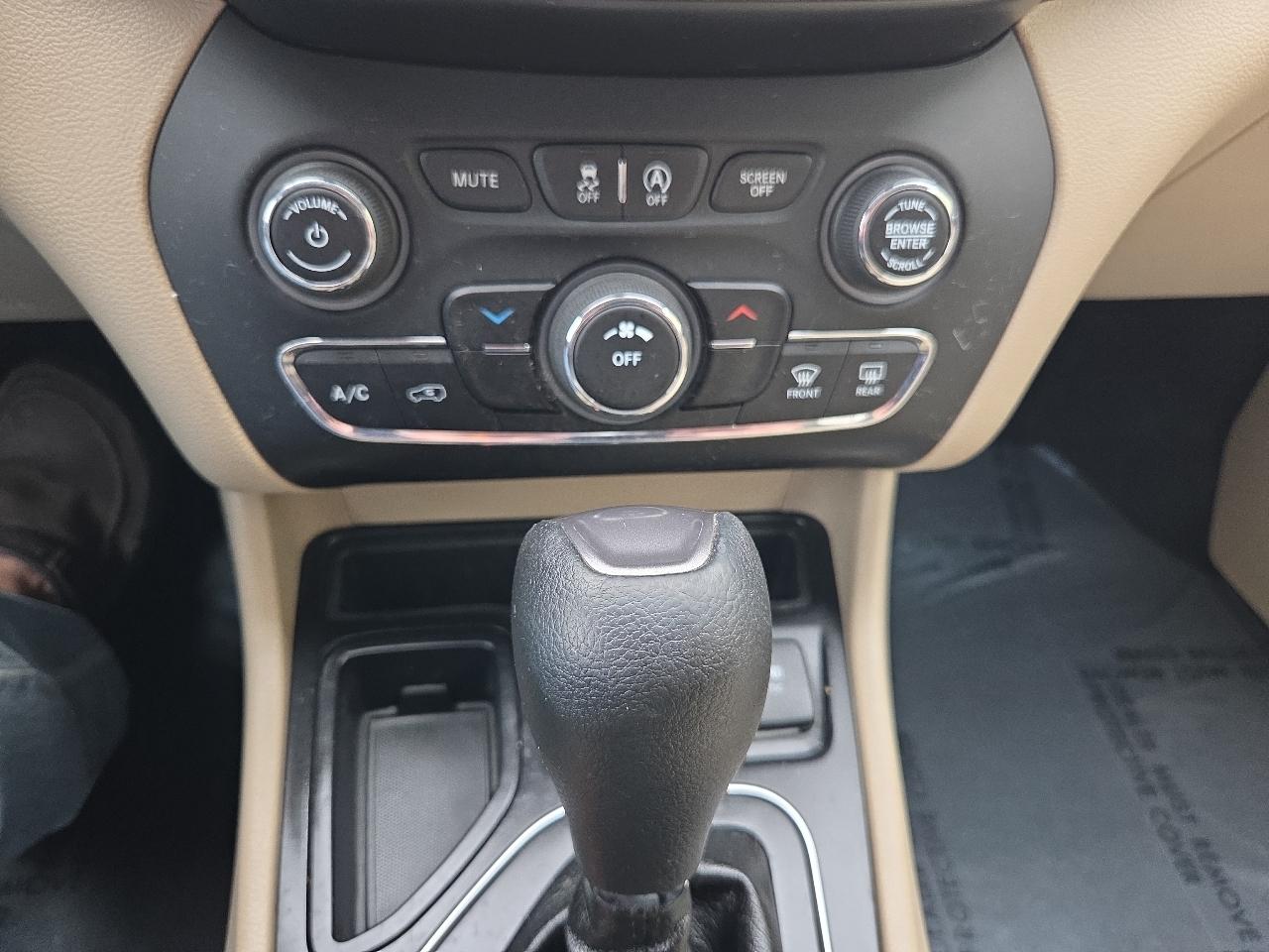 Jeep Cherokee Latitude FWD 2020