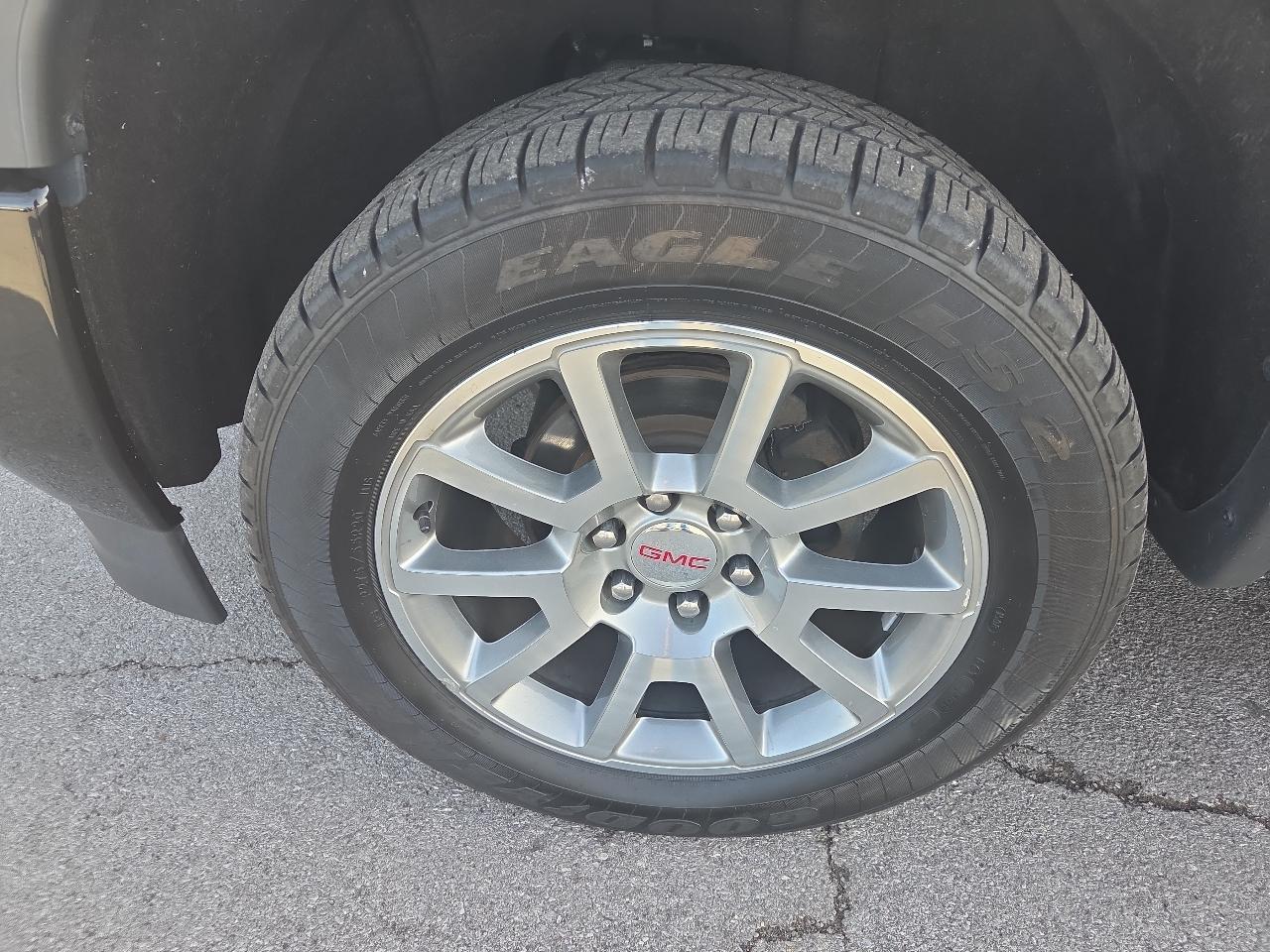 GMC Sierra 1500 4WD Crew Cab 143.5" Denali 2017