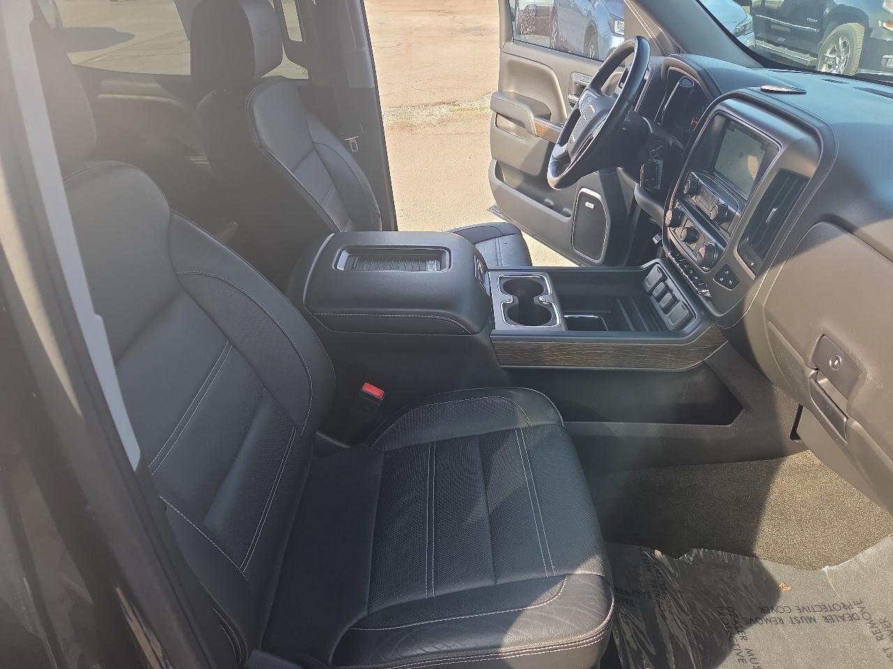 GMC Sierra 1500 4WD Crew Cab 143.5" Denali 2017