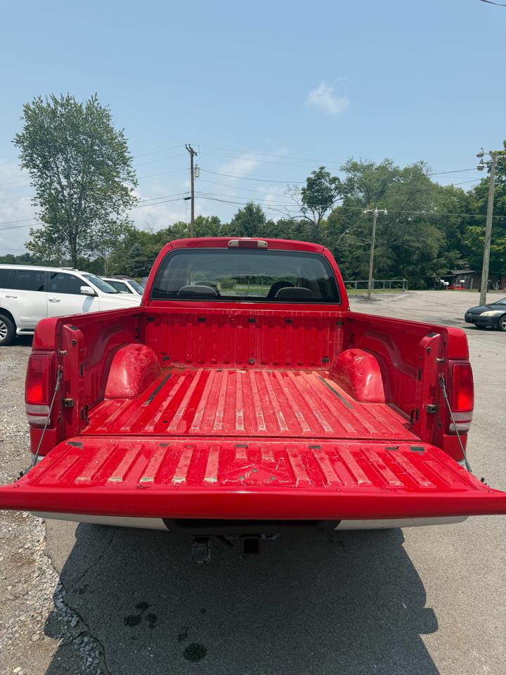 Dodge Dakota Quad Cab 131" WB 4WD SLT 2002