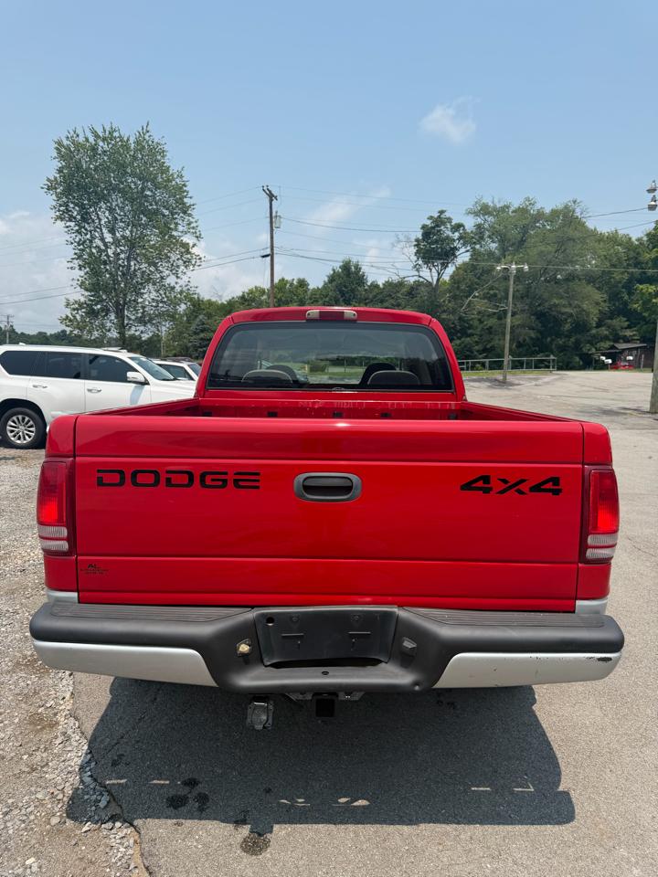 Dodge Dakota Quad Cab 131" WB 4WD SLT 2002