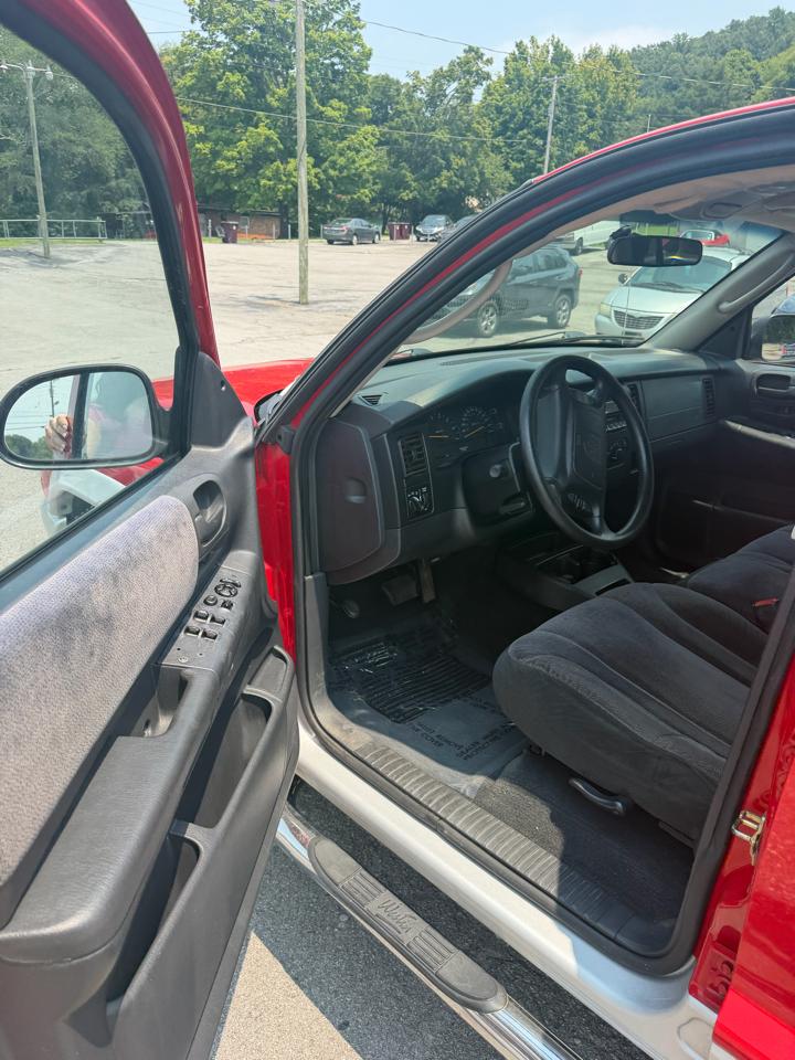 Dodge Dakota Quad Cab 131" WB 4WD SLT 2002