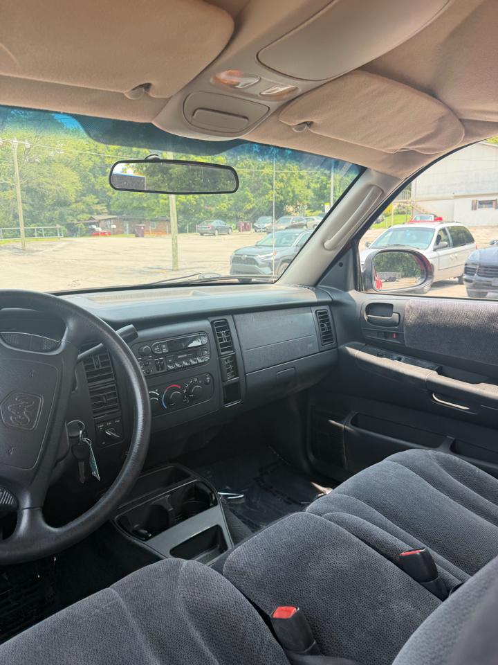 Dodge Dakota Quad Cab 131" WB 4WD SLT 2002