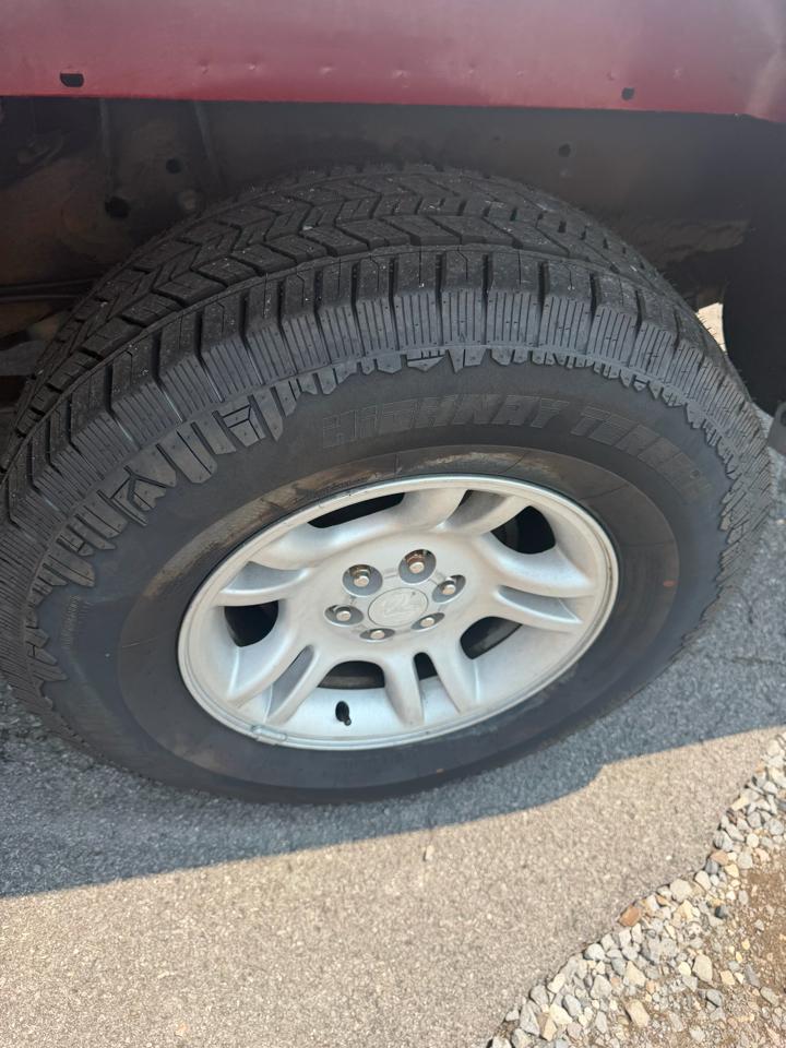 Dodge Dakota Quad Cab 131" WB 4WD SLT 2002