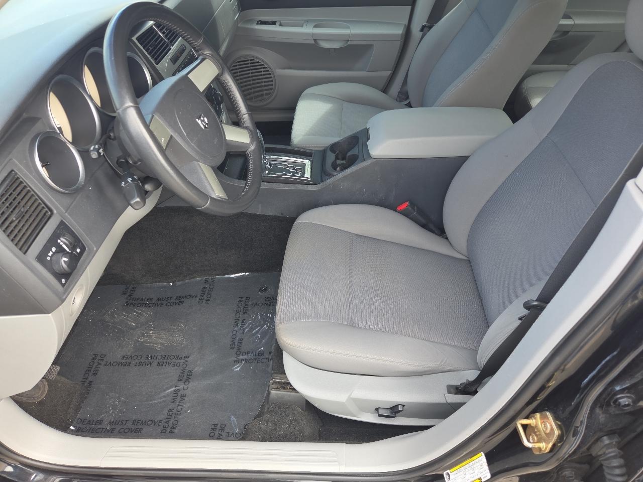 Dodge Charger 4dr Sdn RWD 2006