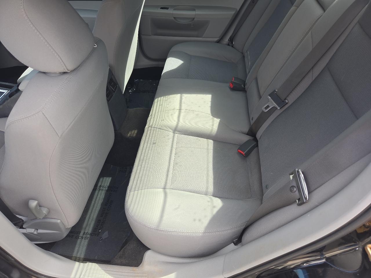 Dodge Charger 4dr Sdn RWD 2006