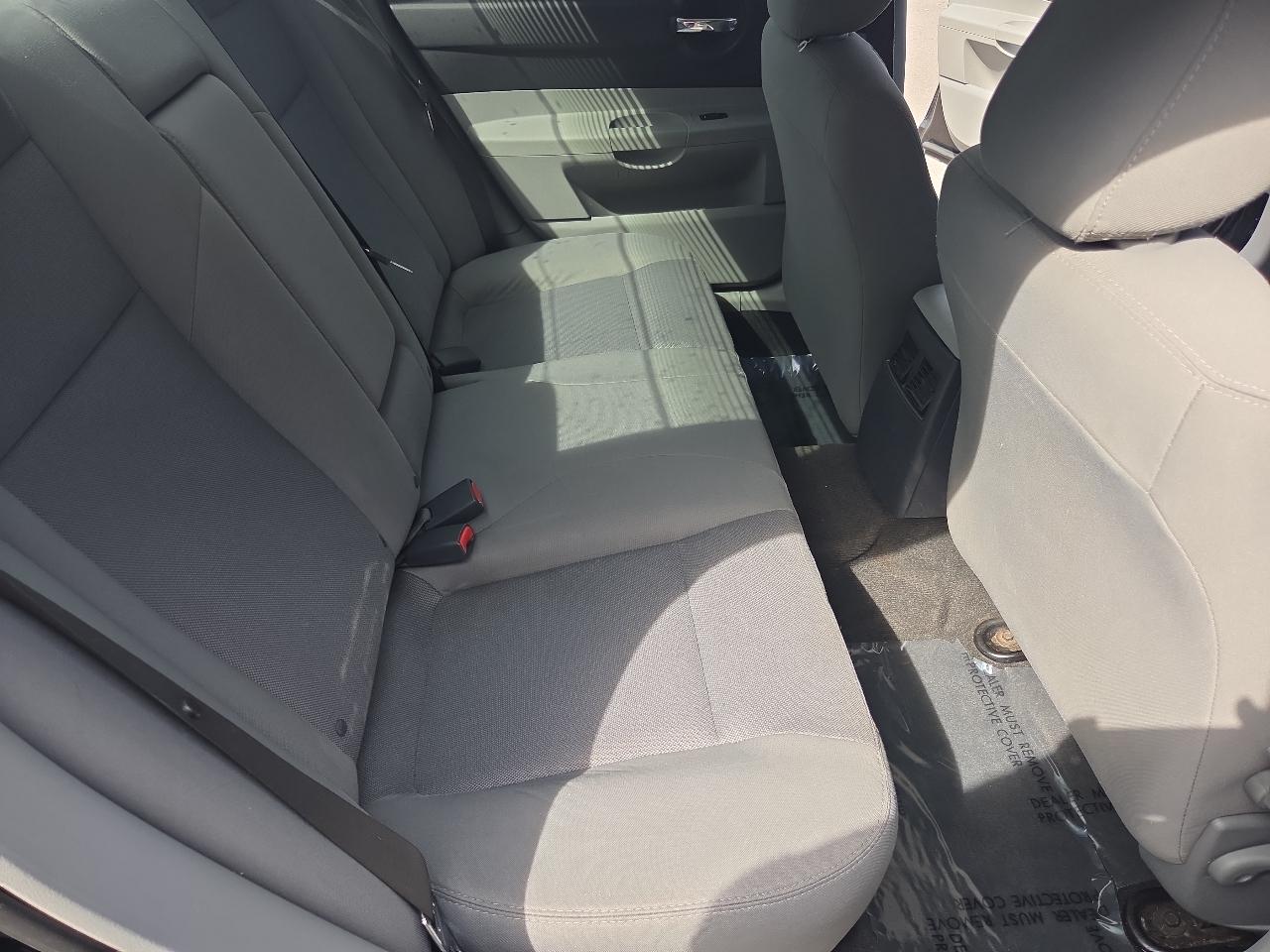 Dodge Charger 4dr Sdn RWD 2006