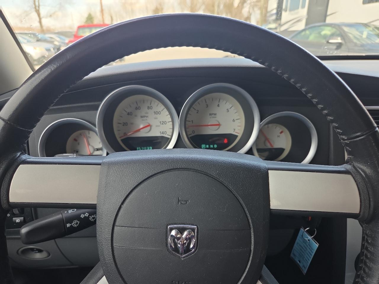 Dodge Charger 4dr Sdn RWD 2006