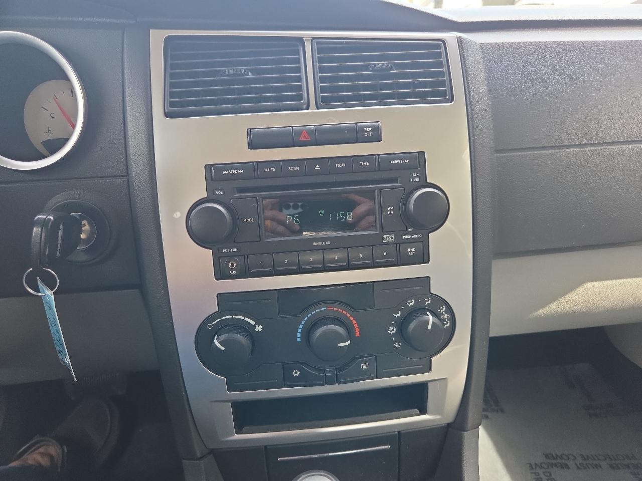 Dodge Charger 4dr Sdn RWD 2006