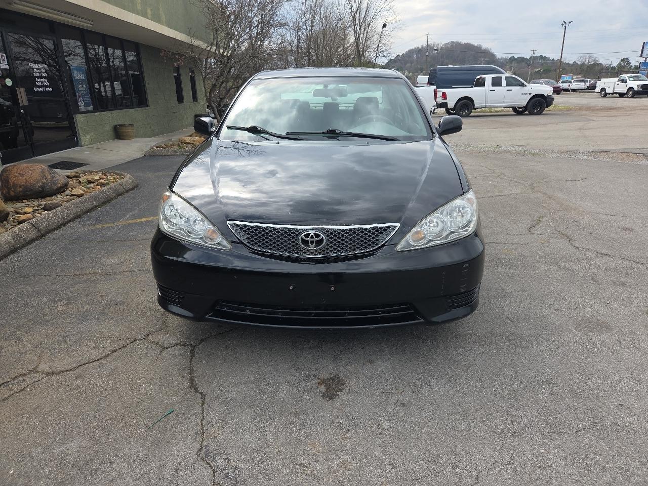 Toyota Camry 4dr Sdn XLE Auto (Natl) 2005