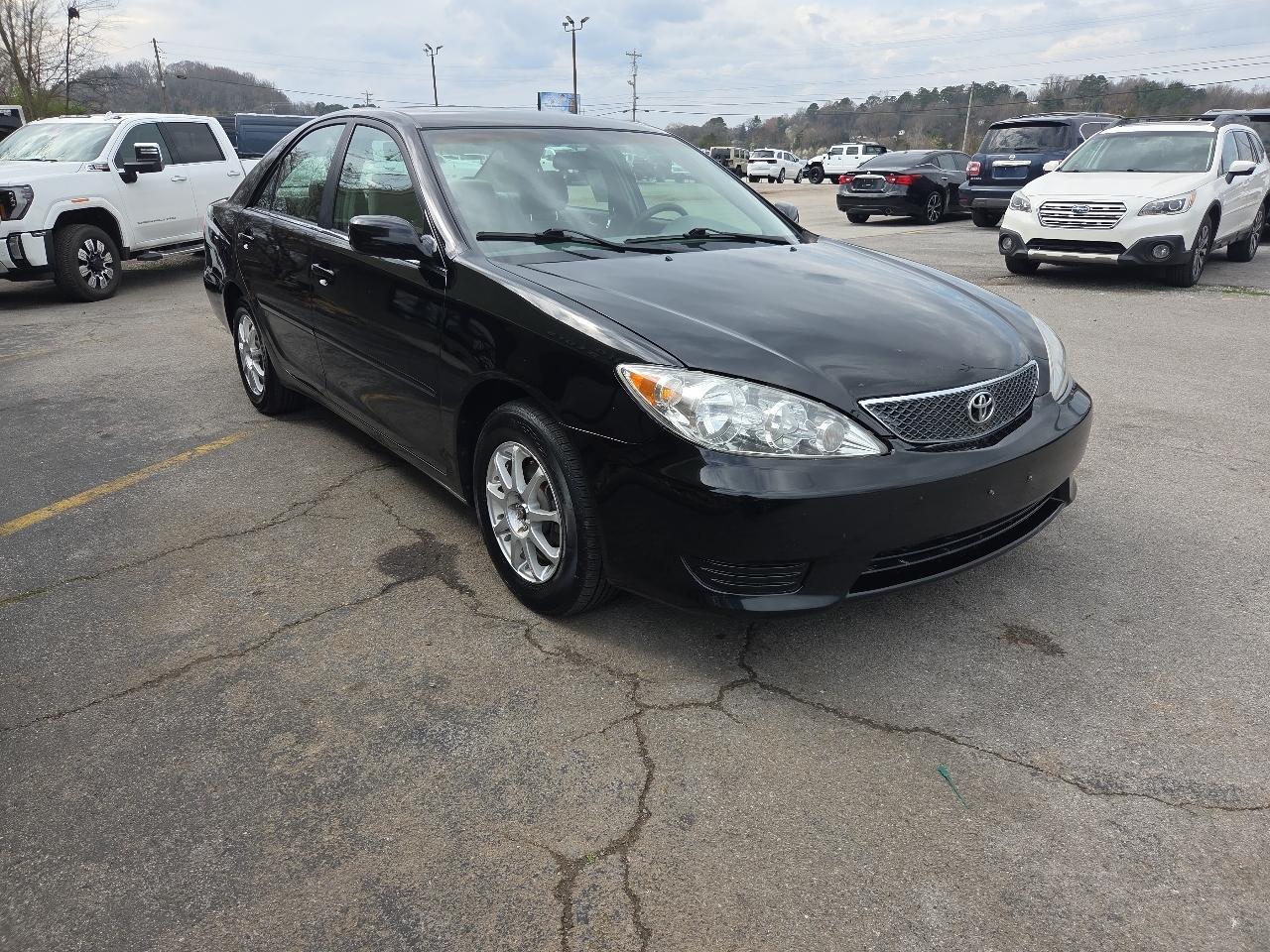 Toyota Camry 4dr Sdn XLE Auto (Natl) 2005