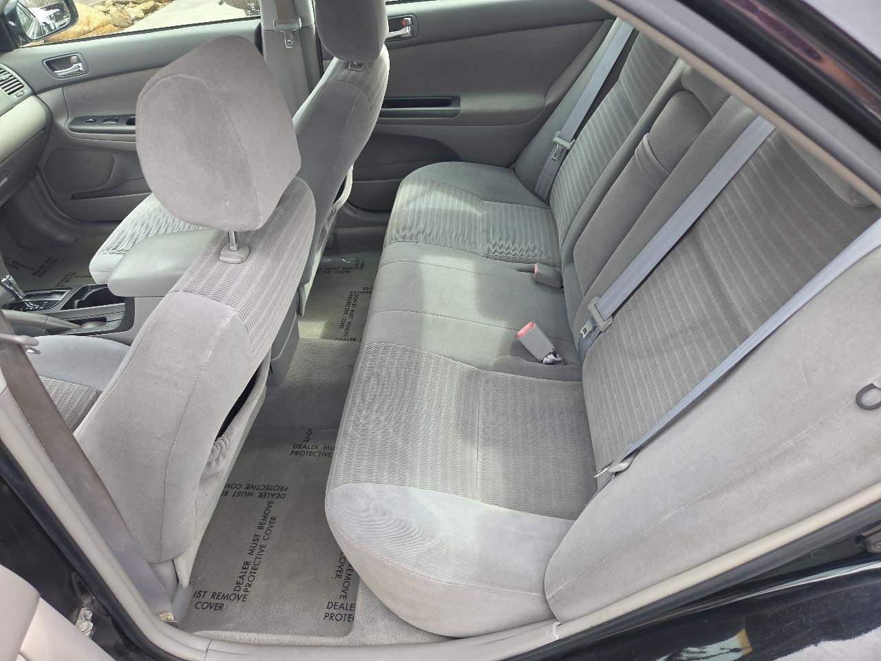 Toyota Camry 4dr Sdn XLE Auto (Natl) 2005