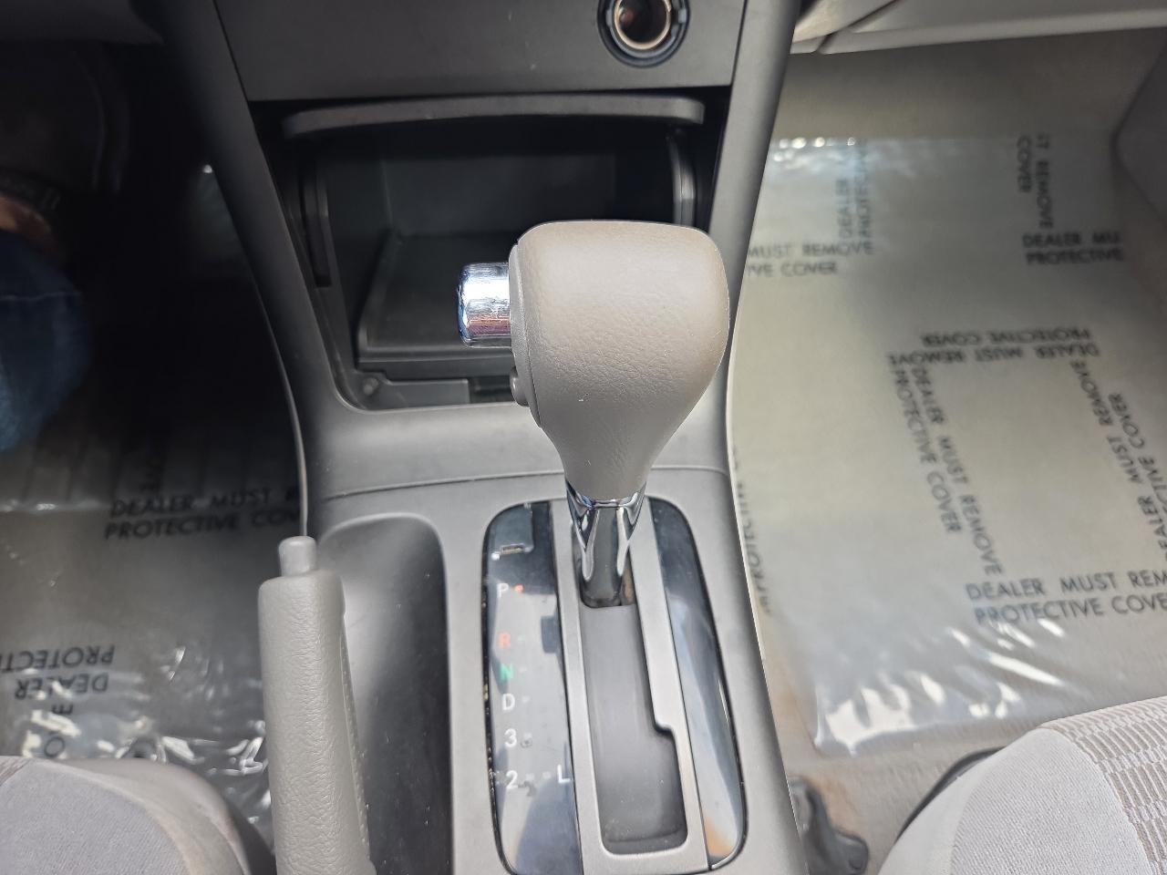 Toyota Camry 4dr Sdn XLE Auto (Natl) 2005