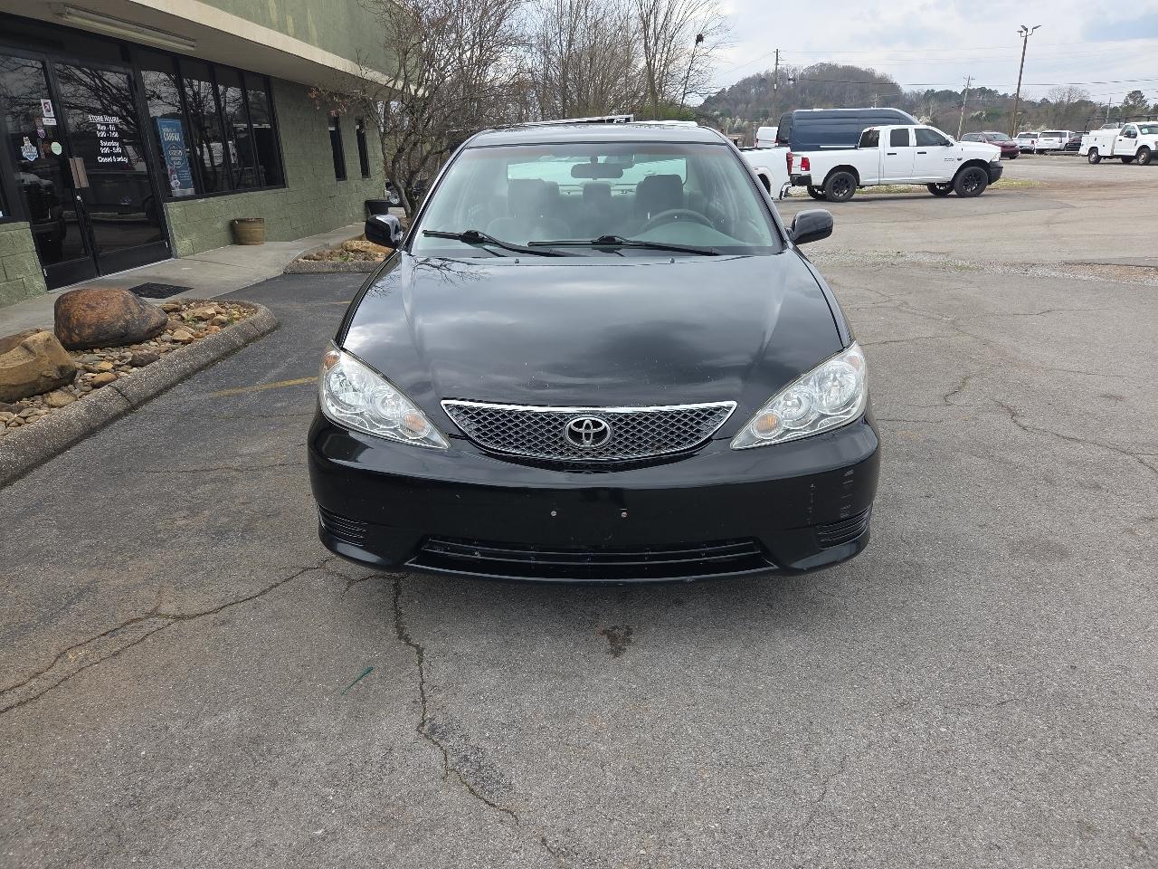 Toyota Camry 4dr Sdn XLE Auto (Natl) 2005