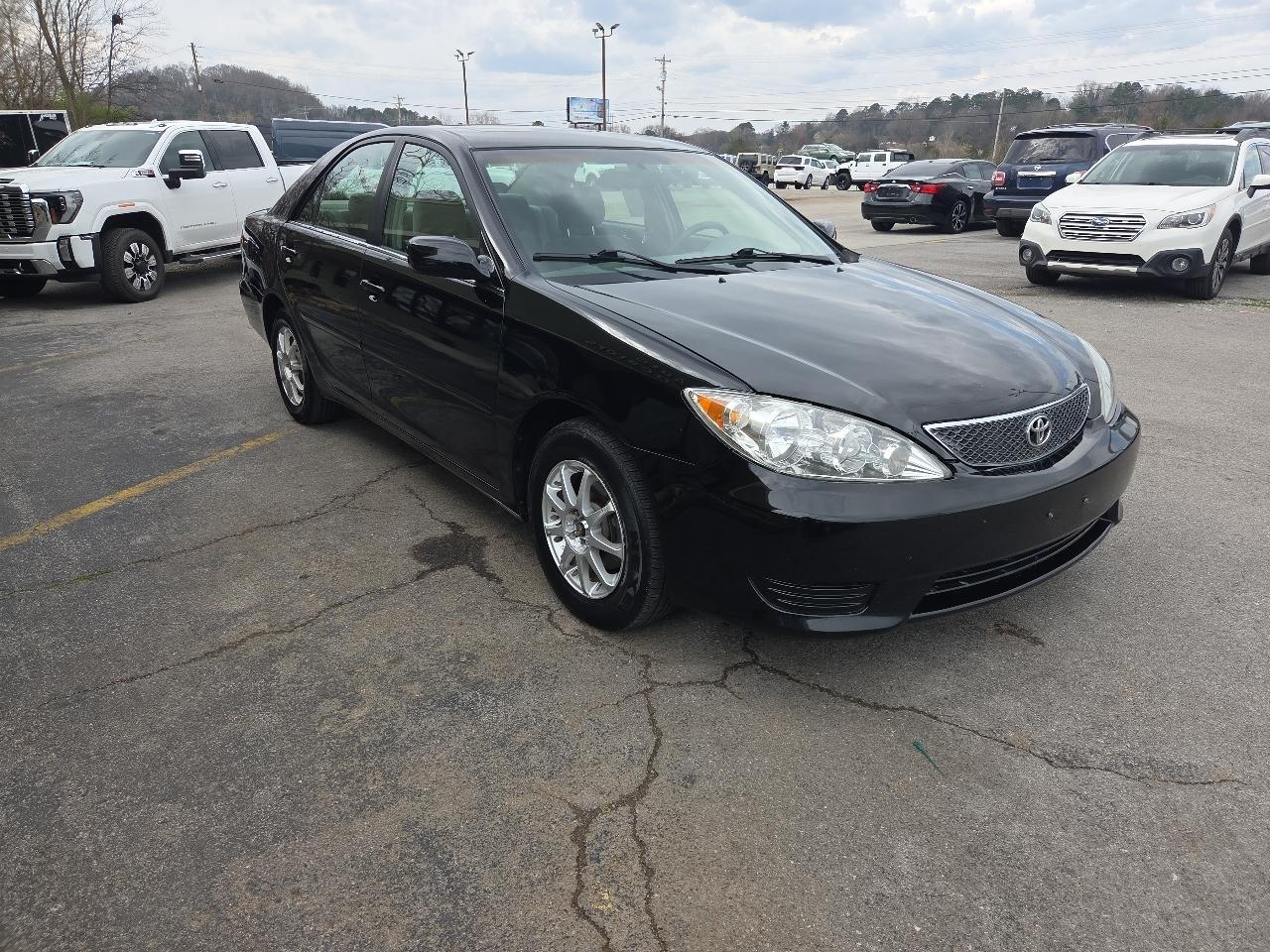Toyota Camry 4dr Sdn XLE Auto (Natl) 2005