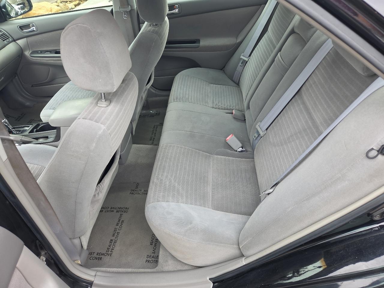 Toyota Camry 4dr Sdn XLE Auto (Natl) 2005