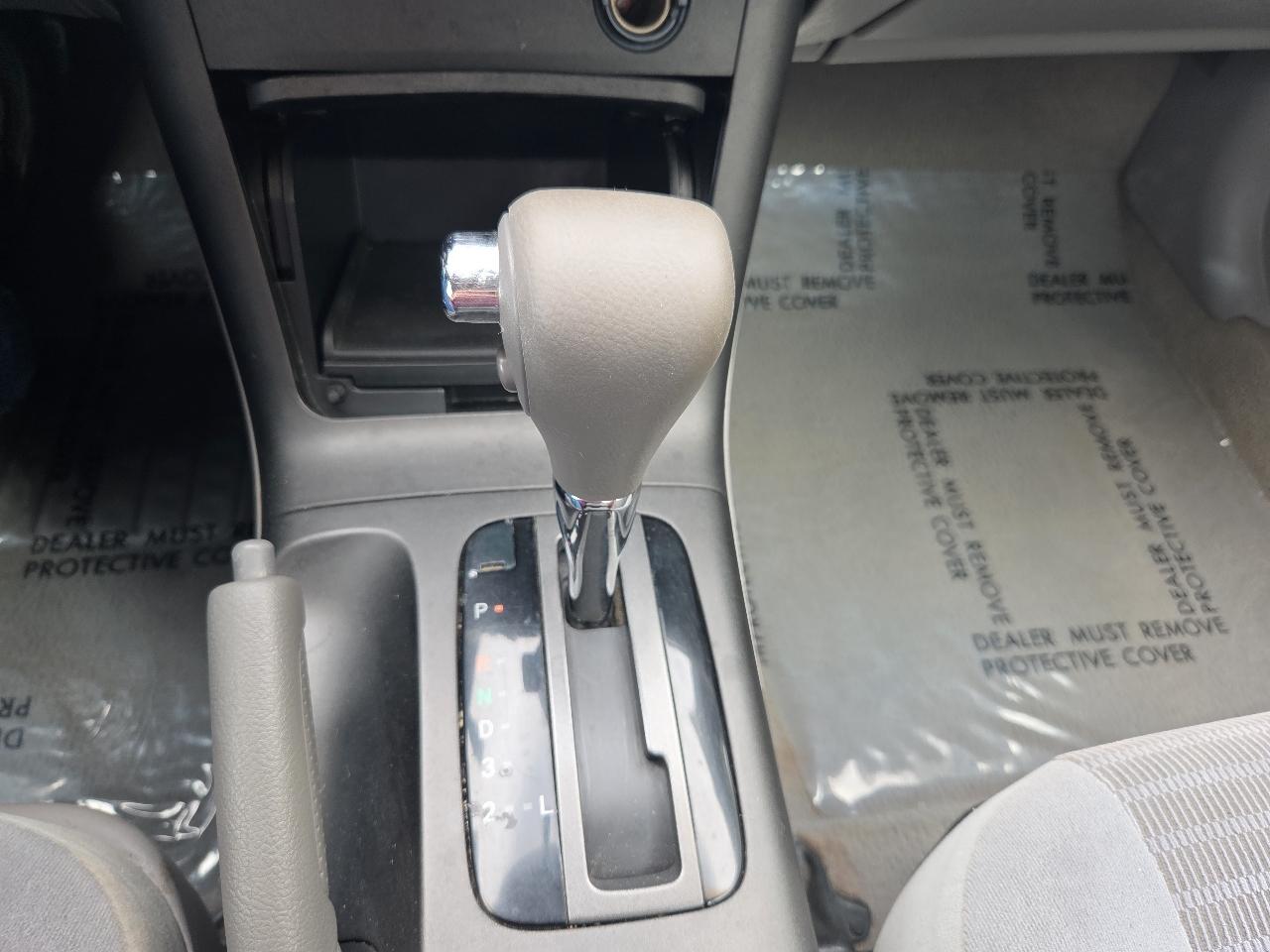 Toyota Camry 4dr Sdn XLE Auto (Natl) 2005