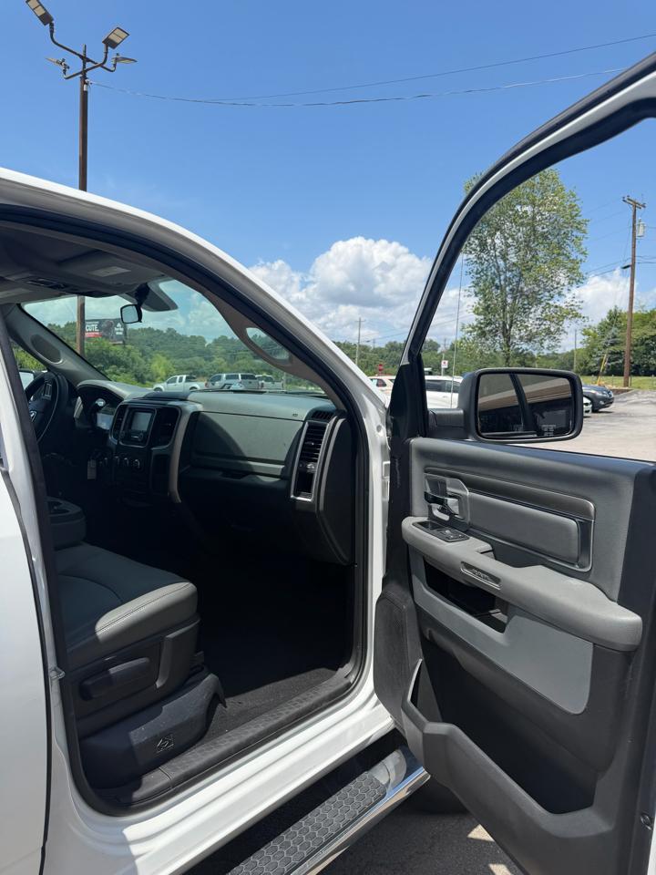 RAM 2500 SLT 4x4 Crew Cab 6'4" Box 2018
