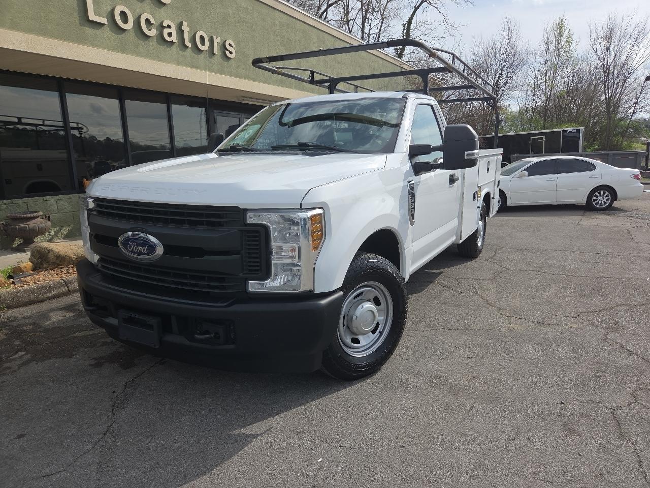 2018 Ford Super Duty F-350 SRW XLT 2WD Reg Cab 8' Box