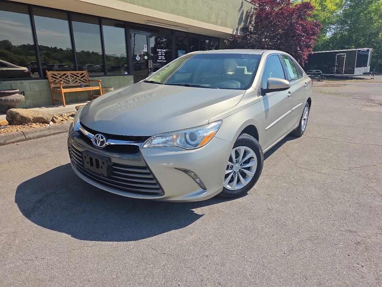 Toyota Camry XLE Auto (Natl) 2017