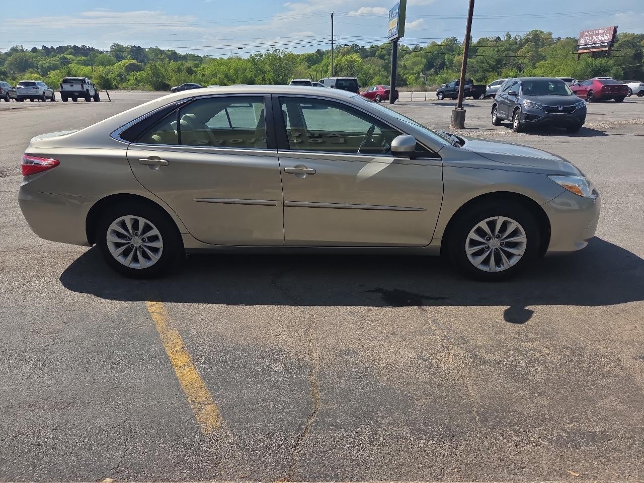 Toyota Camry XLE Auto (Natl) 2017