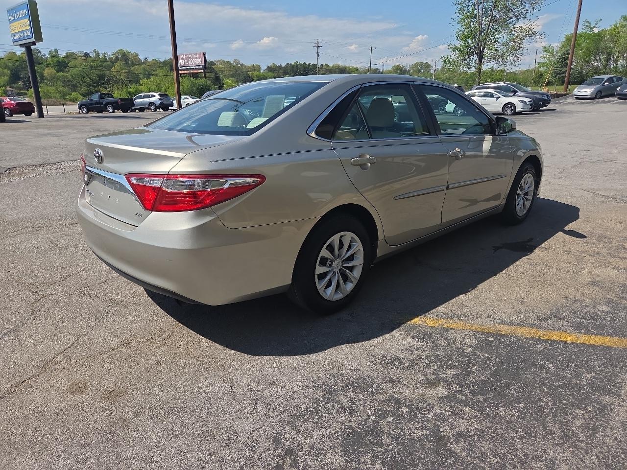 Toyota Camry XLE Auto (Natl) 2017