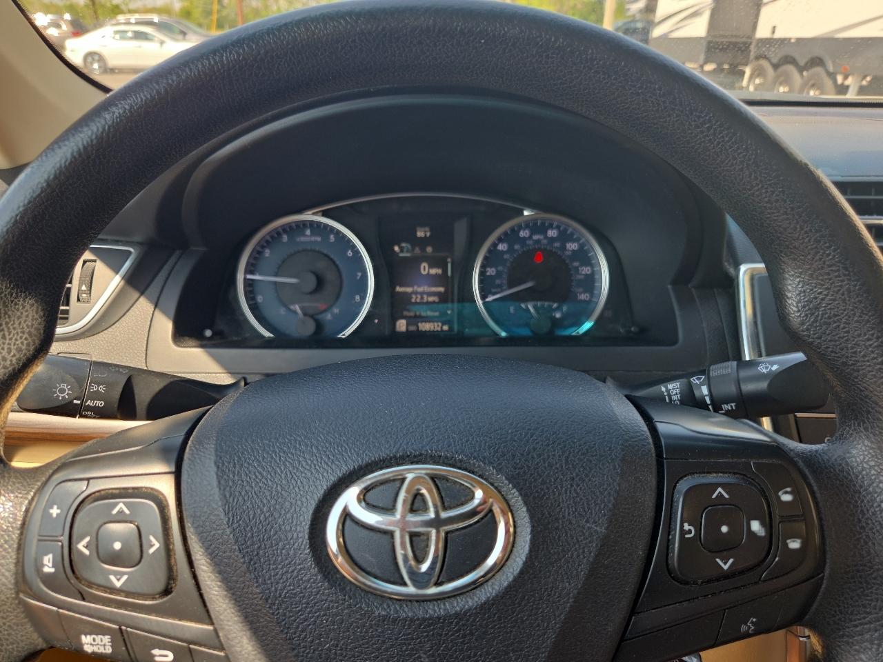 Toyota Camry XLE Auto (Natl) 2017