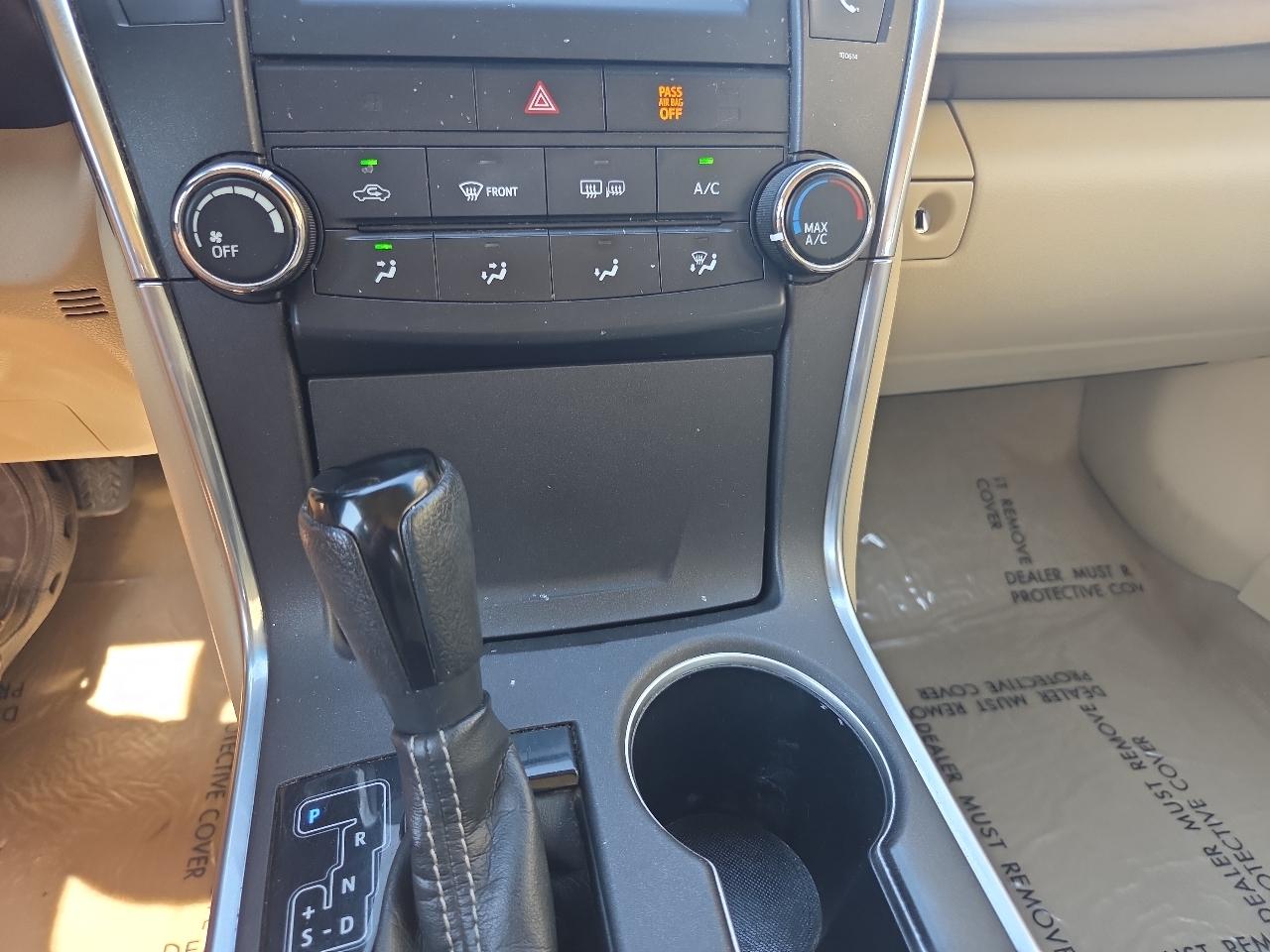 Toyota Camry XLE Auto (Natl) 2017