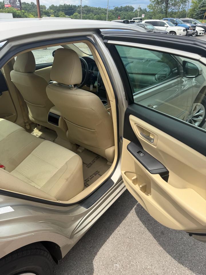 Toyota Camry LE Auto (Natl) 2017