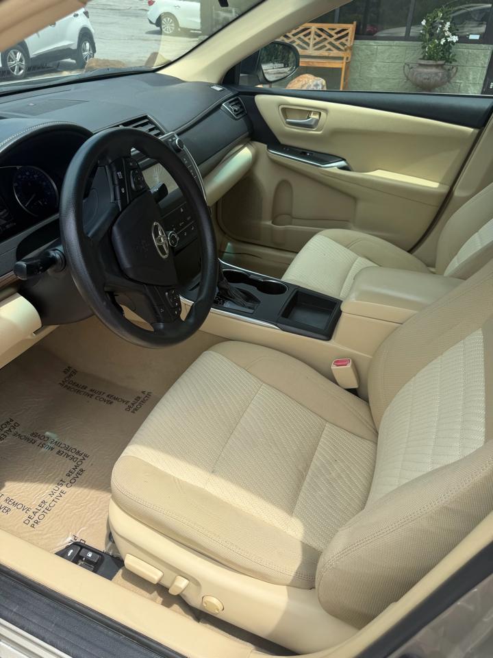 Toyota Camry LE Auto (Natl) 2017