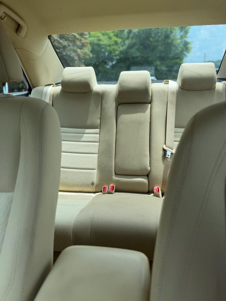 Toyota Camry LE Auto (Natl) 2017