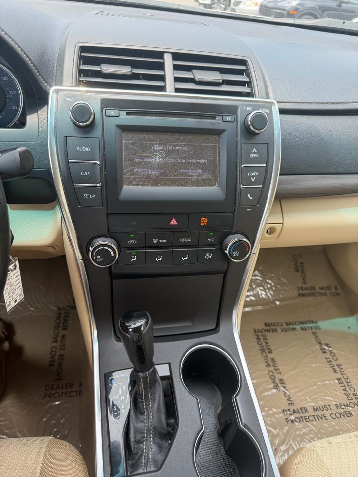 Toyota Camry LE Auto (Natl) 2017