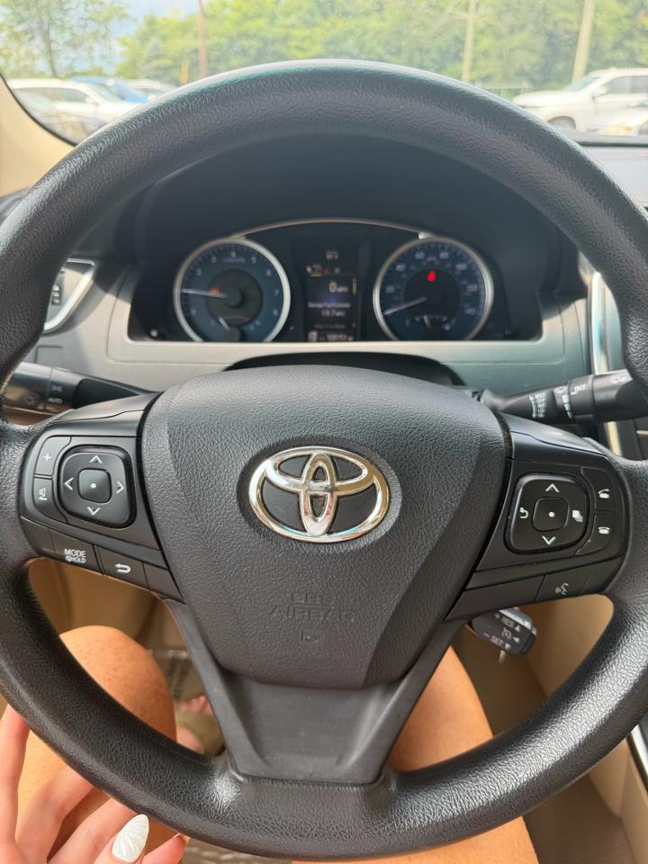 Toyota Camry LE Auto (Natl) 2017