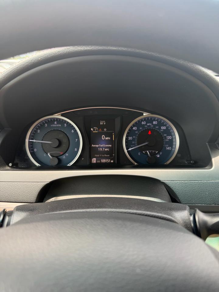 Toyota Camry LE Auto (Natl) 2017