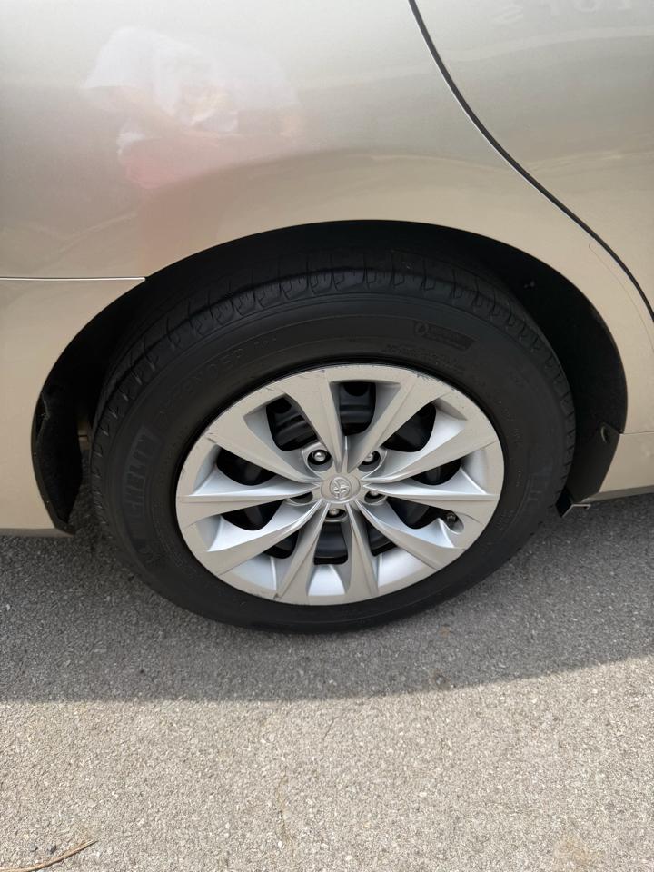 Toyota Camry LE Auto (Natl) 2017