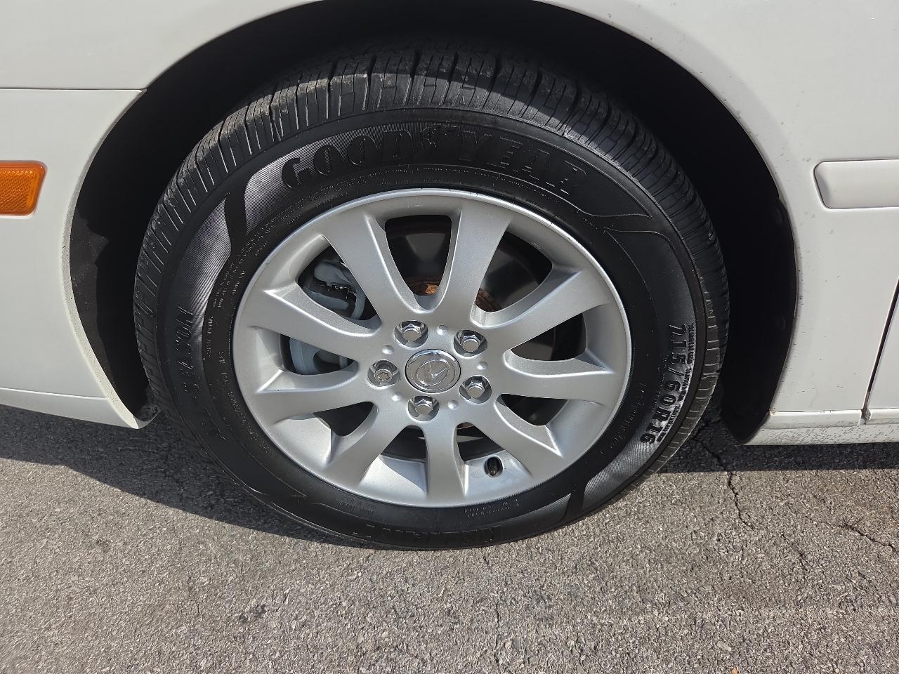 Lexus ES 330 4dr Sdn 2004