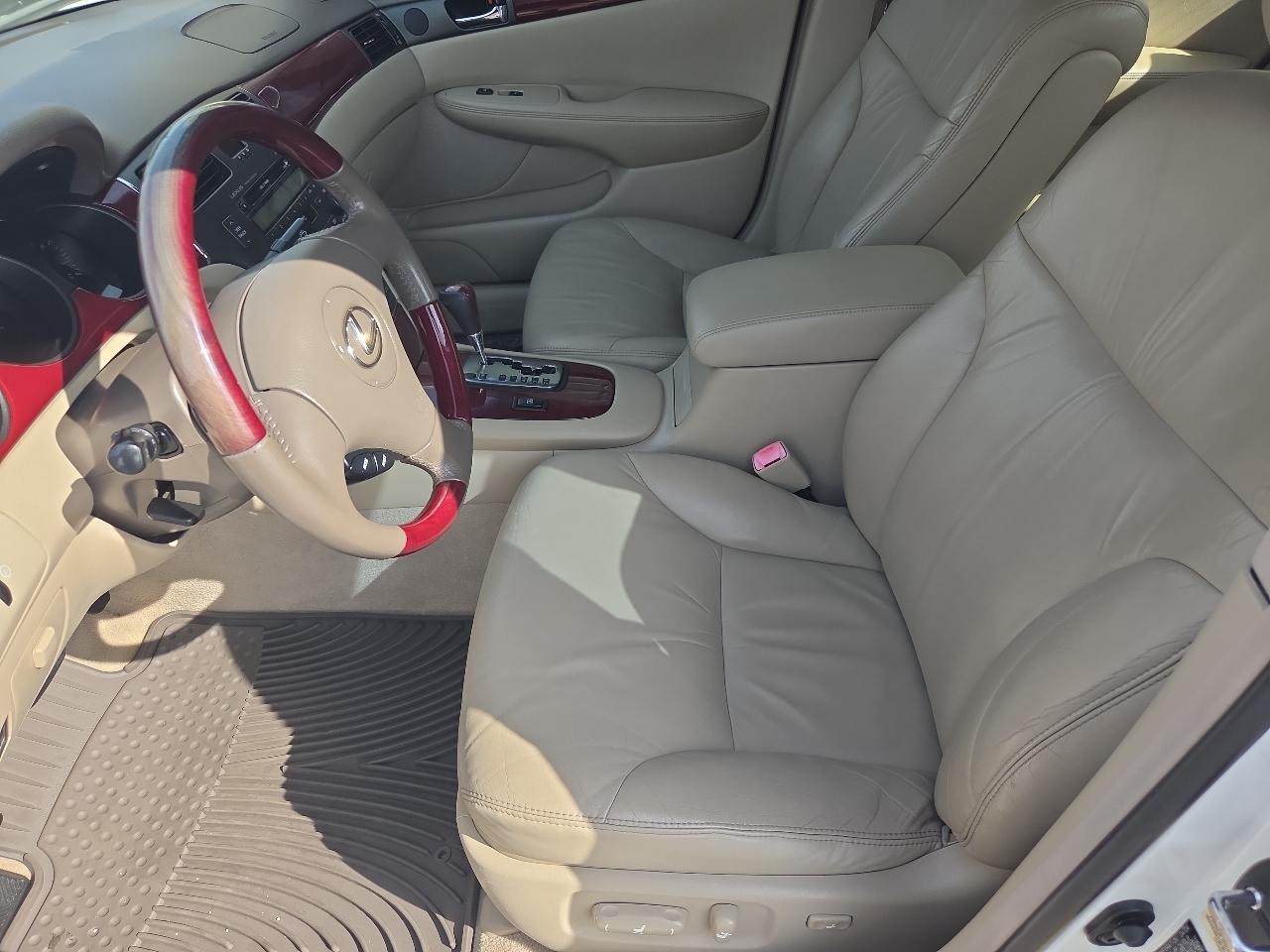 Lexus ES 330 4dr Sdn 2004